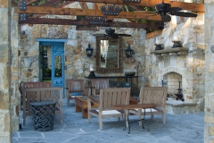 Open sitting area interior (alternate)